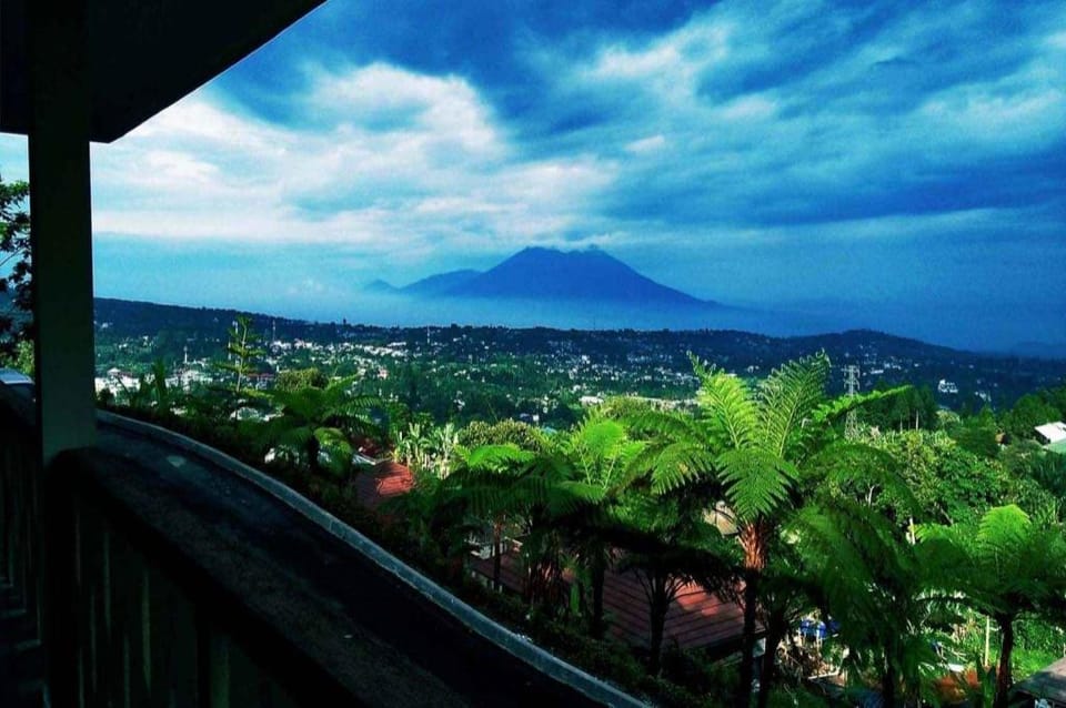 Adang Zecky Resort Hotel in Cisarua