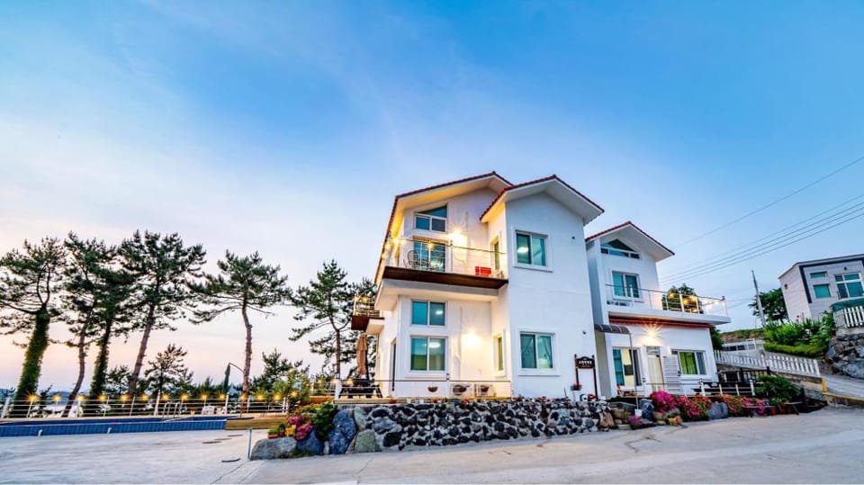 Yeosu Sky Pension Bed and Breakfast in South Korea