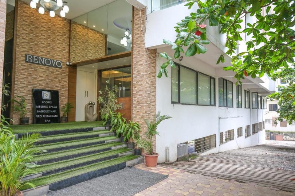 The Gold Haven Hotel in Pune