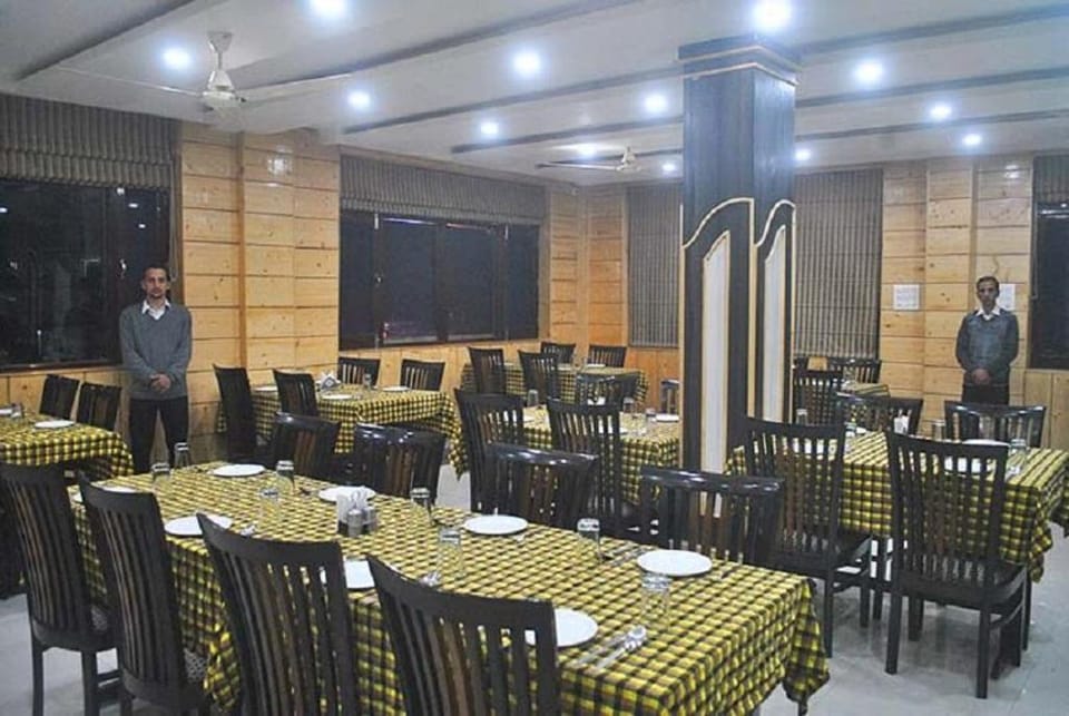 Hotel Seven Seas Apartment in Punjab, India