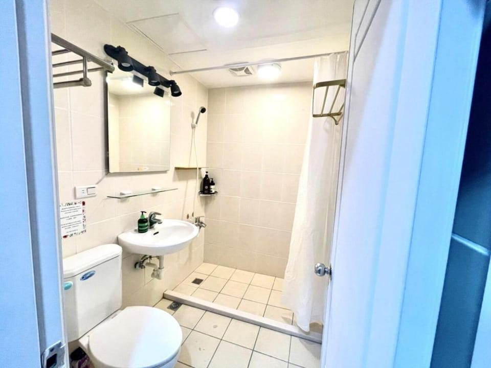 Cozy Loft Hideaway 西門町靜謐舒適的設計宅(701) Apartment in Taipei City