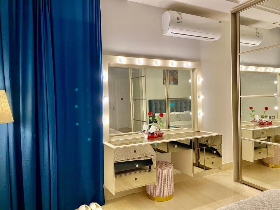 AlMajdeah Luxury apt, with Private Entrance. Vacation rental in Riyadh