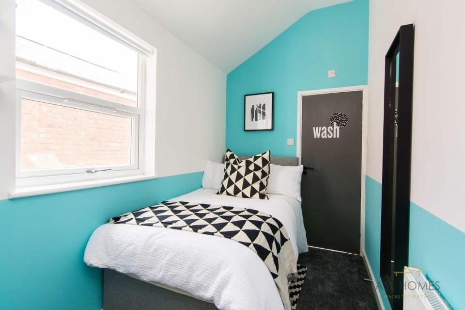 Bolingbroke House by Yoko Property Vacation rental in Coventry
