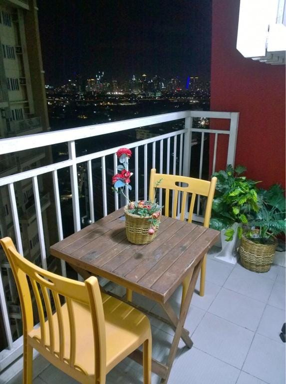 Studio with Balcony @ The Silk Residences Apartment in Manila City