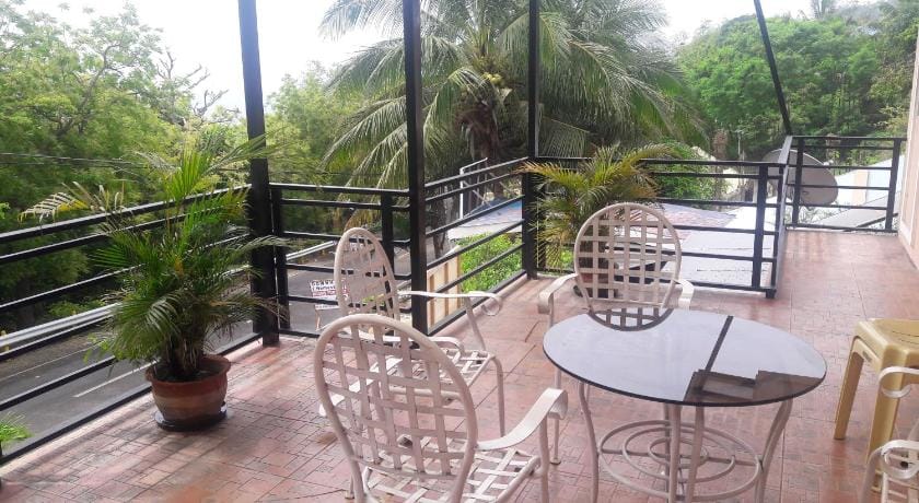 D downhill'Place Apartment in Oslob