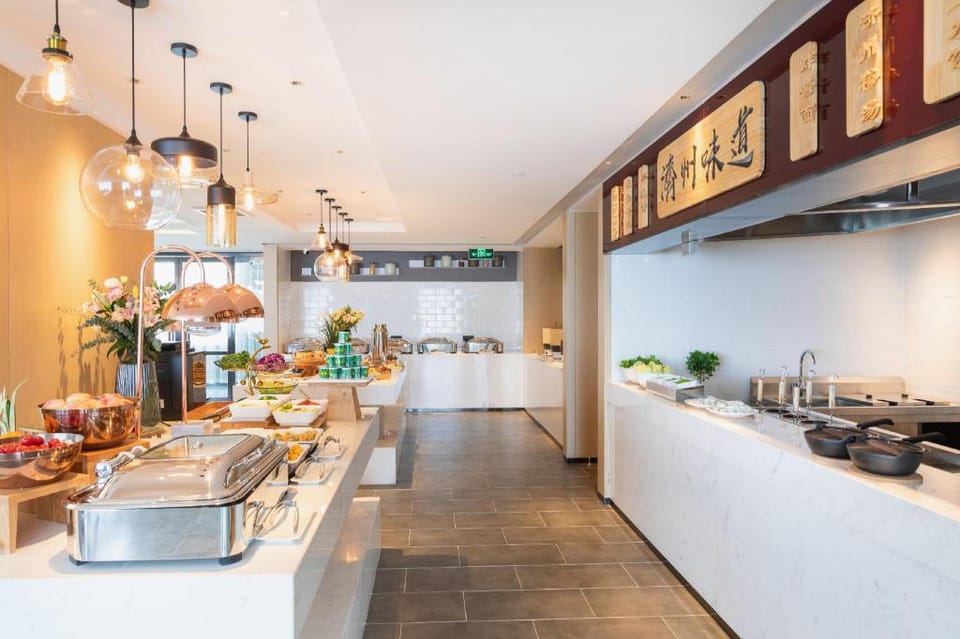 Atour Hotel Jining Jianshe Road Lingxiu City Plaza Hotel in Shandong