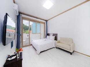 Samcheo Happy House Pension Bed and Breakfast in South Korea