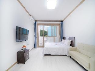 Samcheo Happy House Pension Bed and Breakfast in South Korea