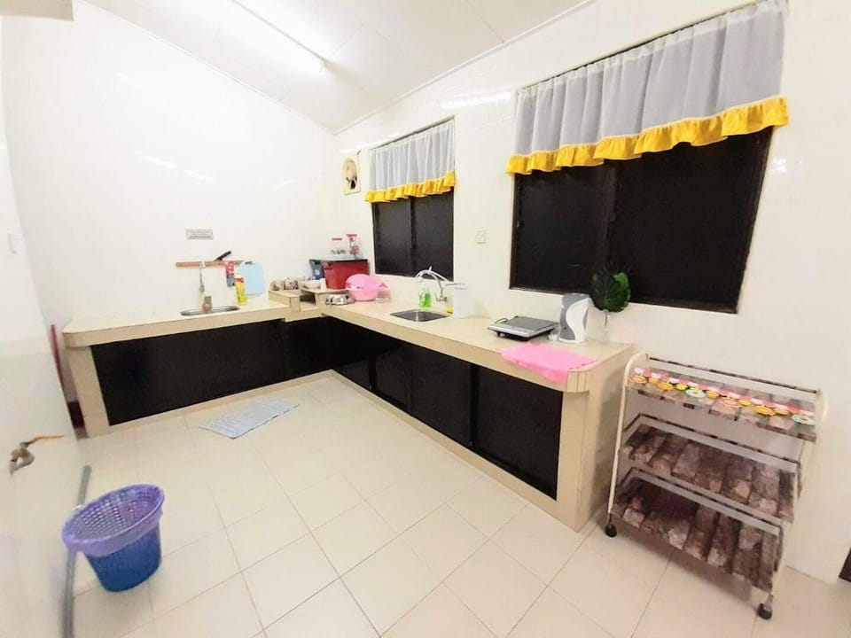 ManLi Homestay Ipoh @ 4 Bedrooms, Washer & Kitchen Vacation rental in Ipoh
