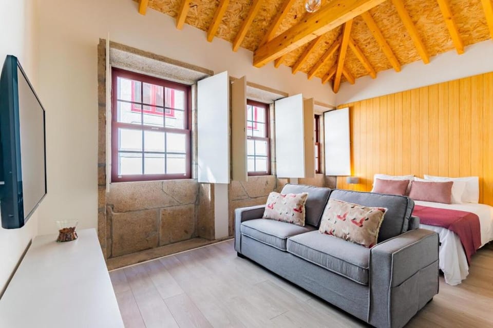 Lemago Porto Apartments - SÃO BENTO 2nd FLOOR Apartment in Porto