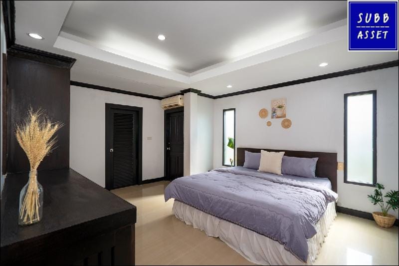 Private Modern PoolVilla for 25 Persons | Huahin Villa in Nong Kae
