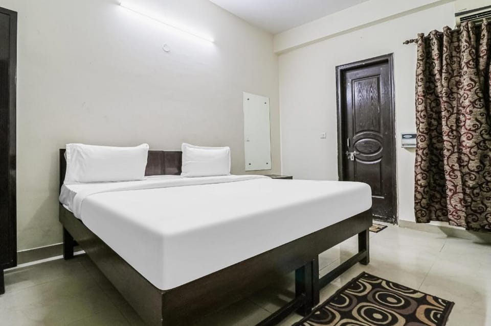 Hotel O Galaxy Rooms Hotel in Delhi