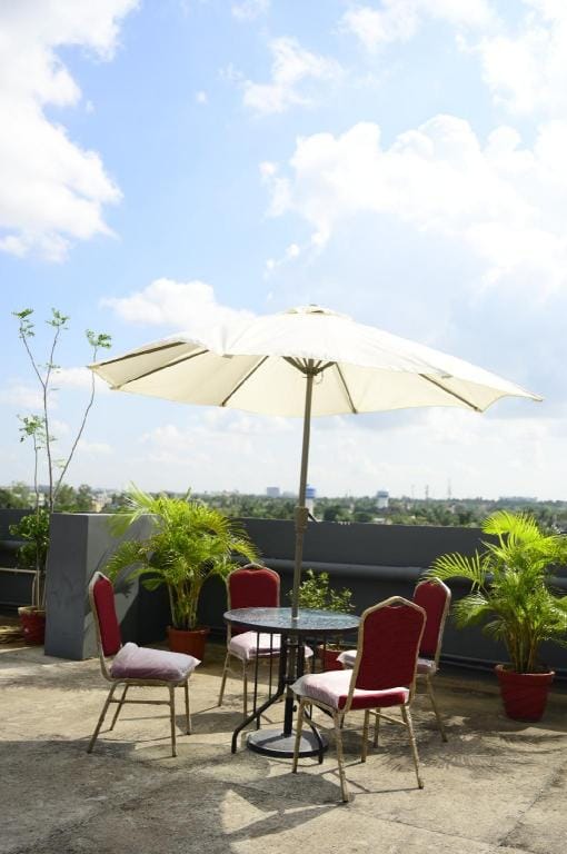 SM Hives Hotel in Bhubaneswar