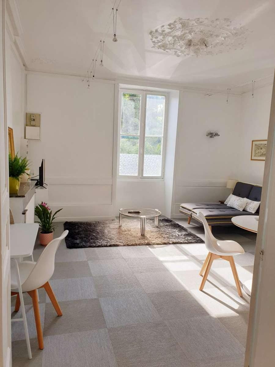 Joli T2 centre ville avec cour, climatisation et fibre Apartment in Angoulême