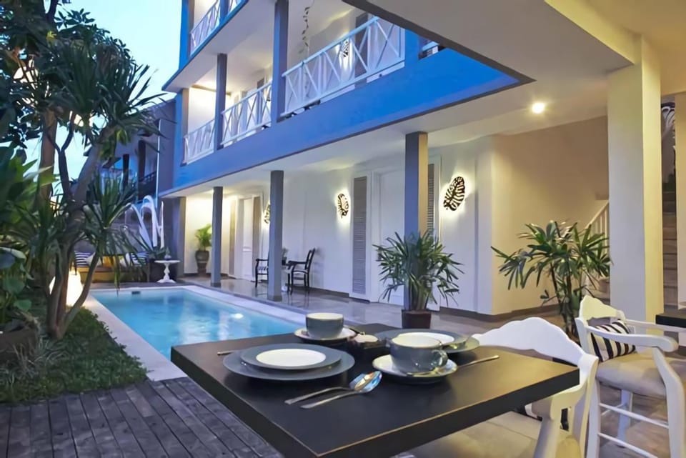 The Kanjeng Suites Petitenget Hotel in North Kuta
