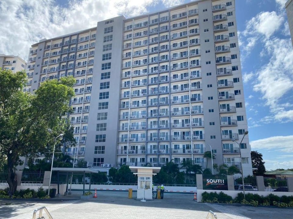 Cozy 1 BR unit at South Residence SM Southmall 05 Apartment in Las Pinas