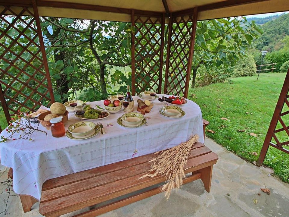 Farmhouse in Apecchio with Pool and Terrace Vacation rental in Umbria