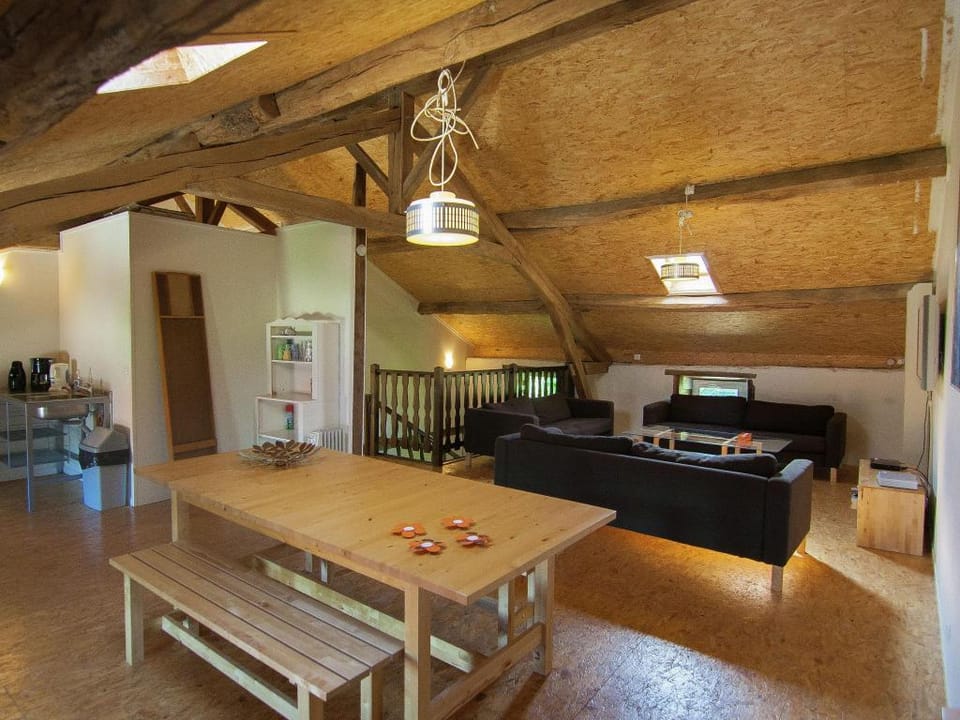 Holiday Home in Saint-Leonard with Pool Vacation rental in Nouvelle-Aquitaine
