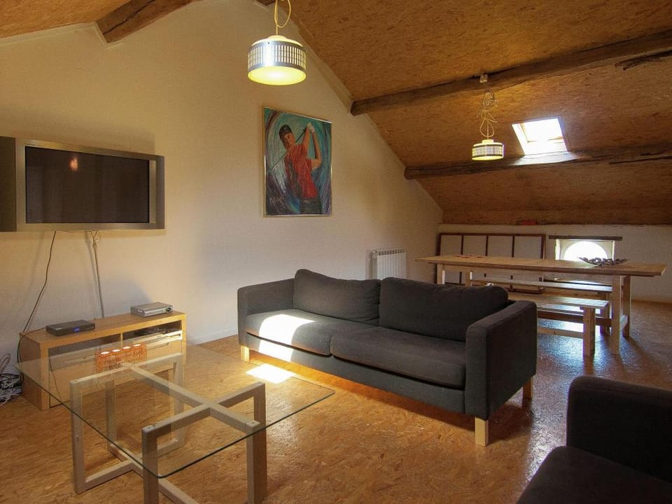 Holiday Home in Saint-Leonard with Pool Vacation rental in Nouvelle-Aquitaine