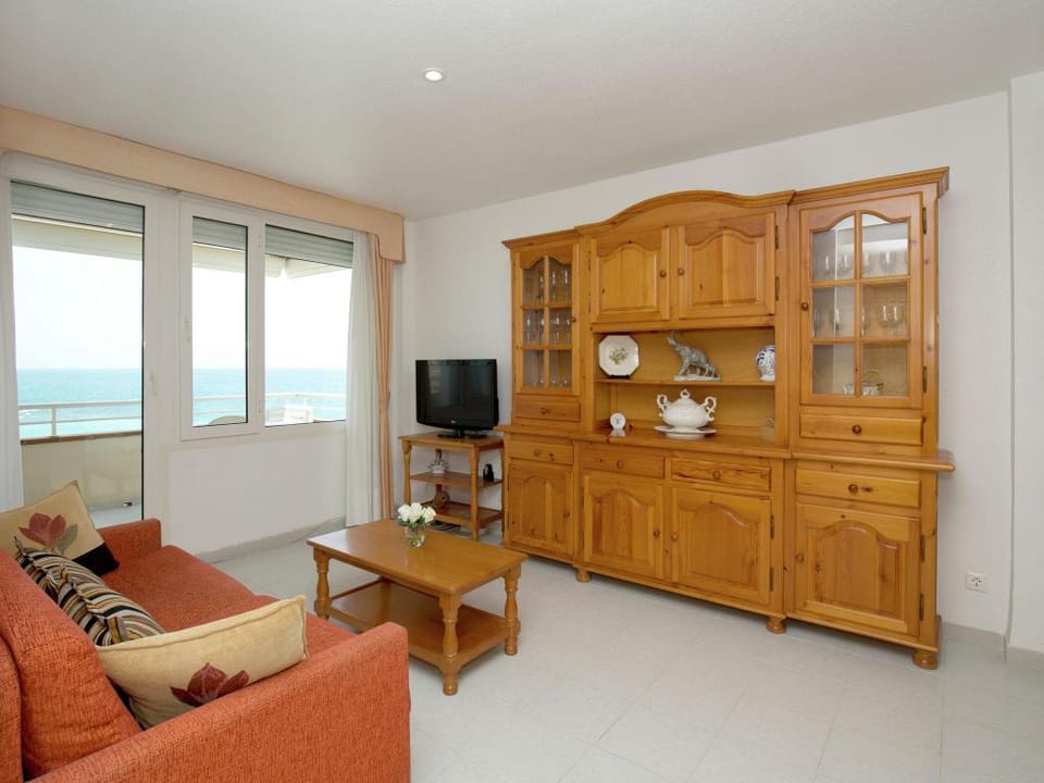 Apartment in Vinaros by Pebble Beach Apartment in Baix Maestrat
