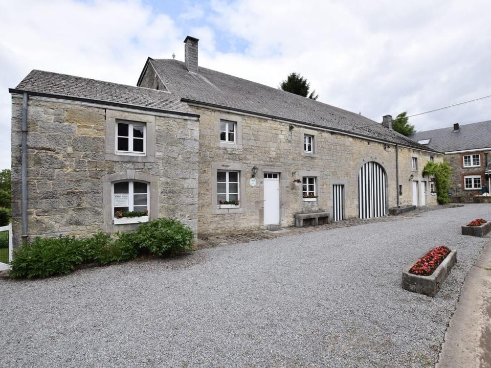 Cozy Weris cottage retreat Vacation rental in Wallonia, Belgium