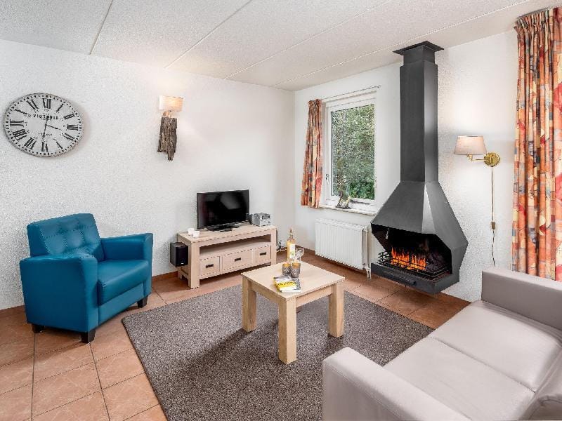 Holiday Home with Fireplace near Wold Vacation rental in Drenthe (province)