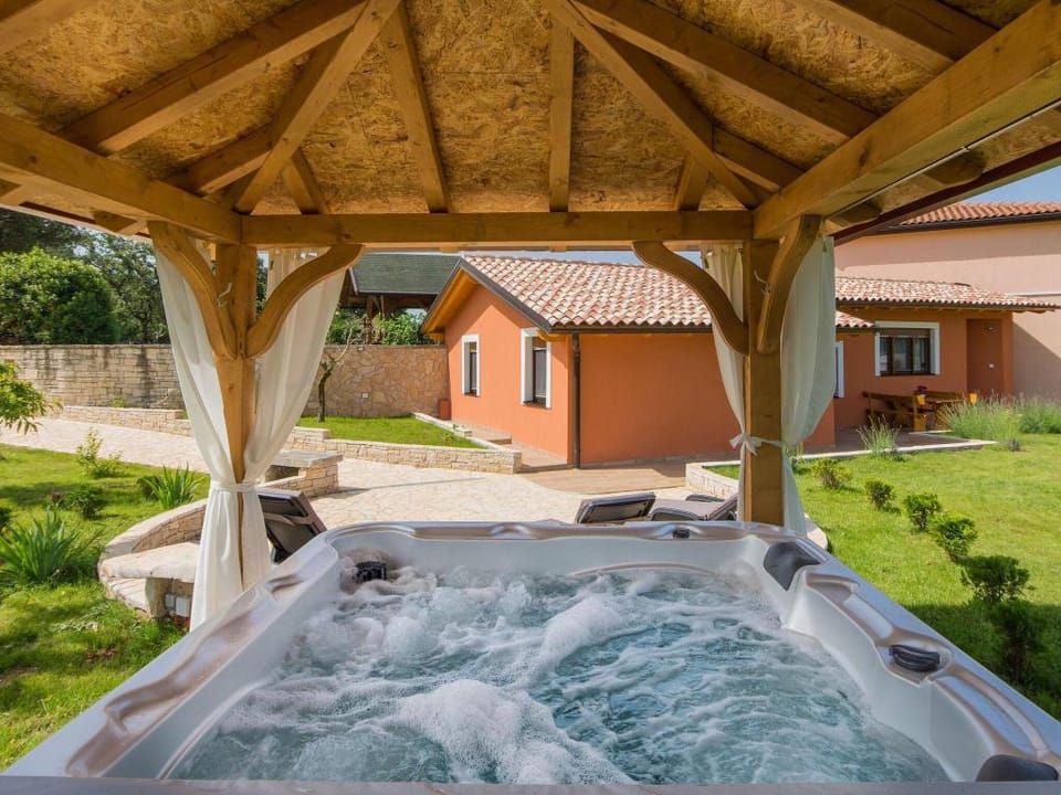 Holiday Home Vodnjan with Pool  Sea Vacation rental in Peroj