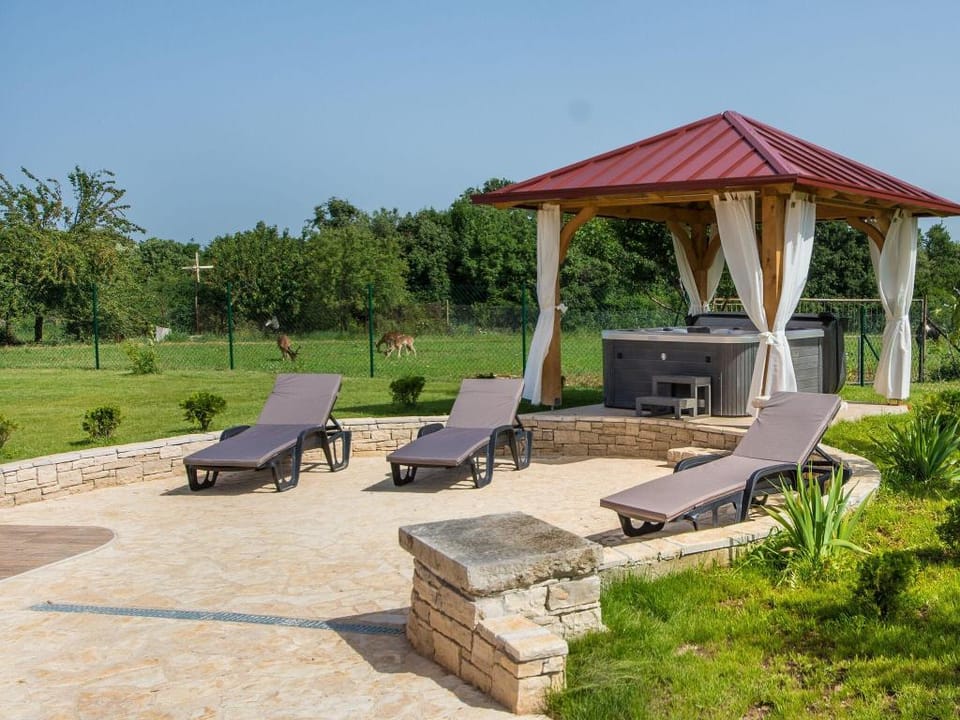 Holiday Home Vodnjan with Pool  Sea Vacation rental in Peroj