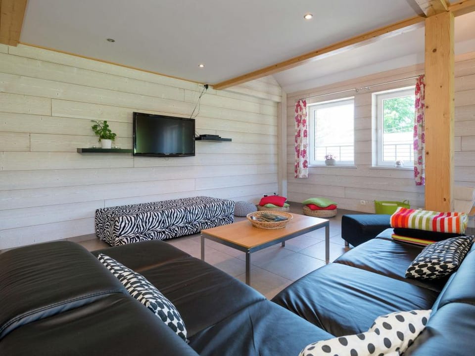Rustic Retreat, Ovifat Vacation rental in Wallonia, Belgium