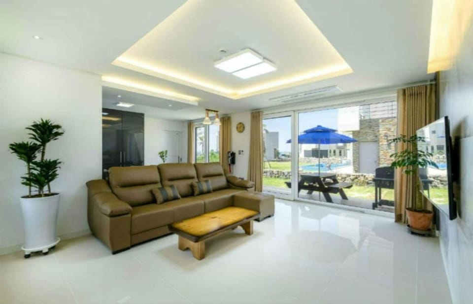 JeJu 신트라움 펜션(162㎡, 침실 4개(침대5개), 욕실 3개 프라이빗 독채 하우스) Vacation rental in South Korea
