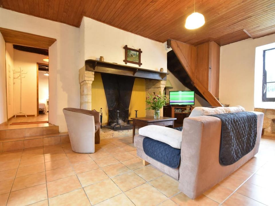 Scenic Home in Berbiguieres Vacation rental in Occitanie