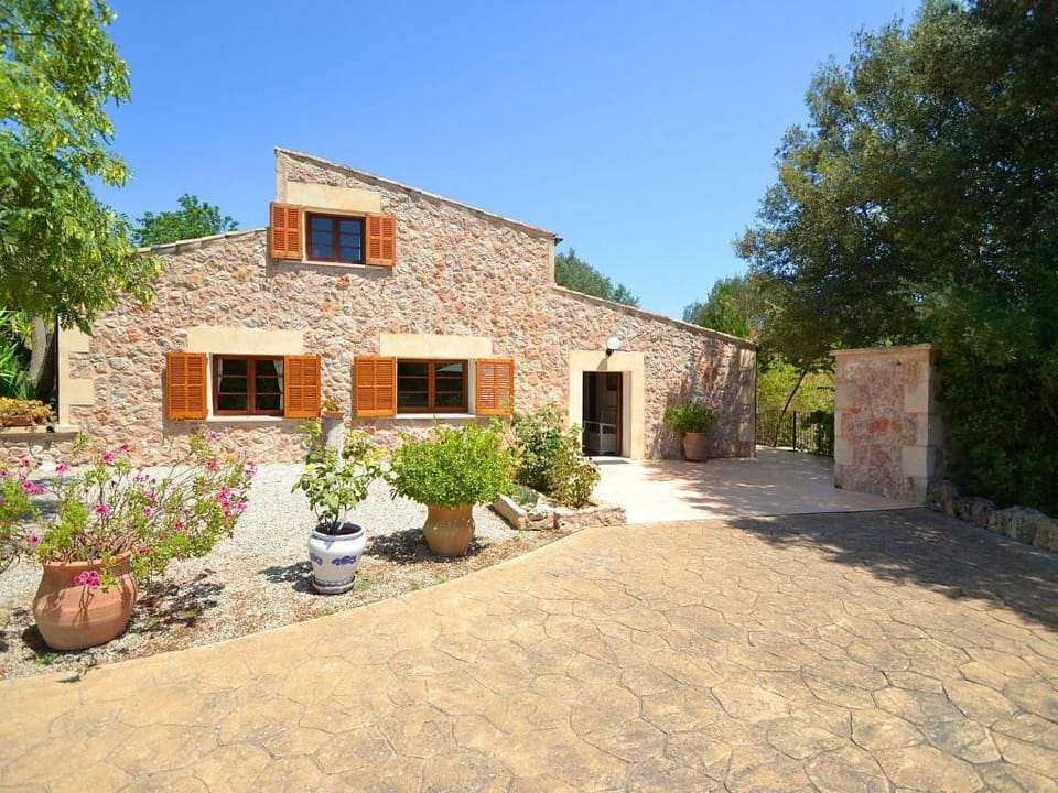 Belvilla by OYO Canto Vacation rental in Raiguer