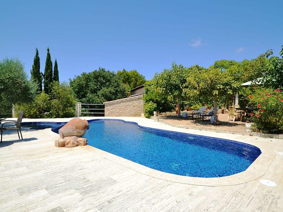 Belvilla by OYO Canto Vacation rental in Raiguer