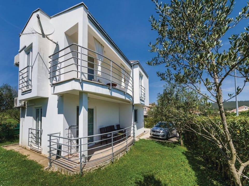 Spacious Holiday Home in Bibinje with Garden Vacation rental in Šibenik-Knin County, Croatia
