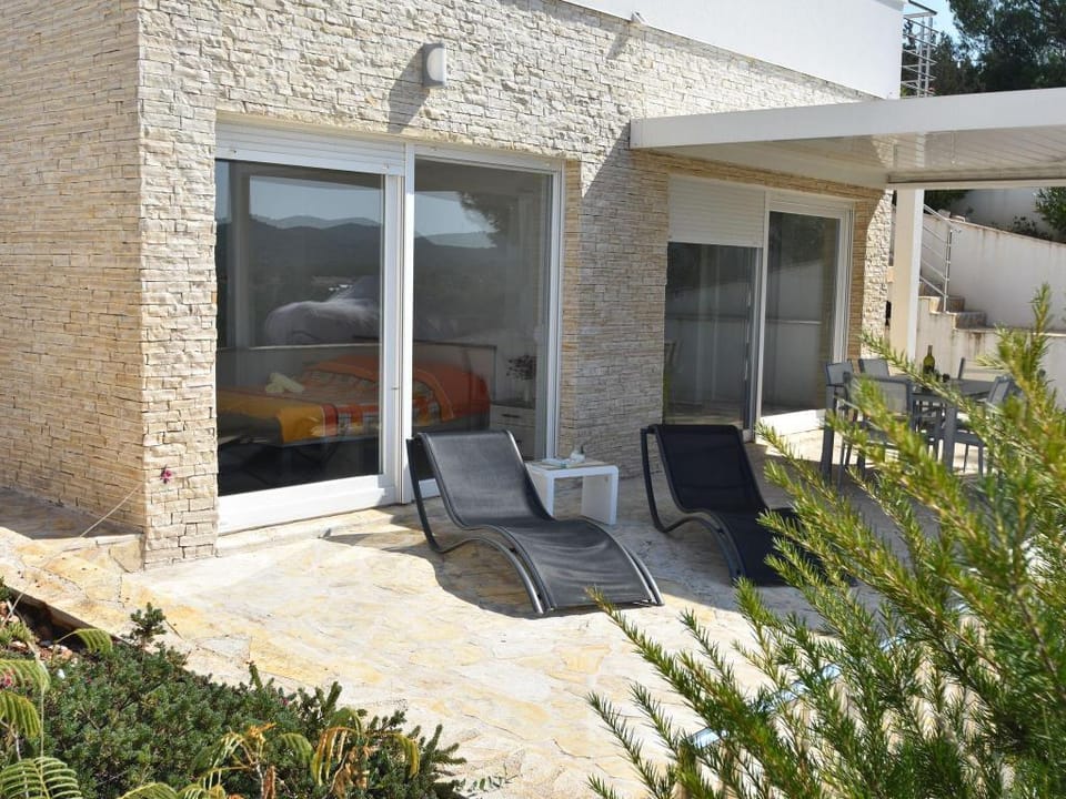 Apartment by the Beach in Dalmatia Apartment in Šibenik-Knin County, Croatia