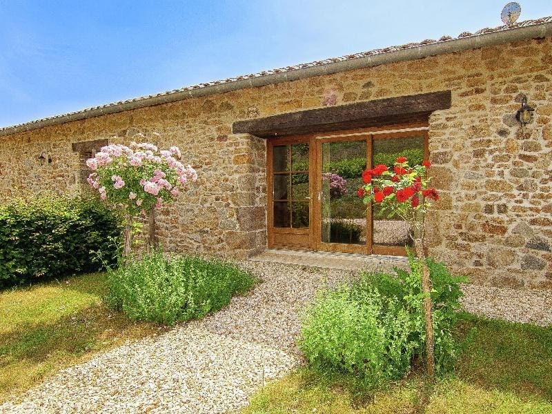 Cottage in France with Covered Terrace Vacation rental in Nouvelle-Aquitaine
