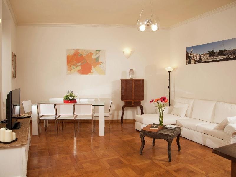 City home in Piazza del Popolo Apartment in Rome