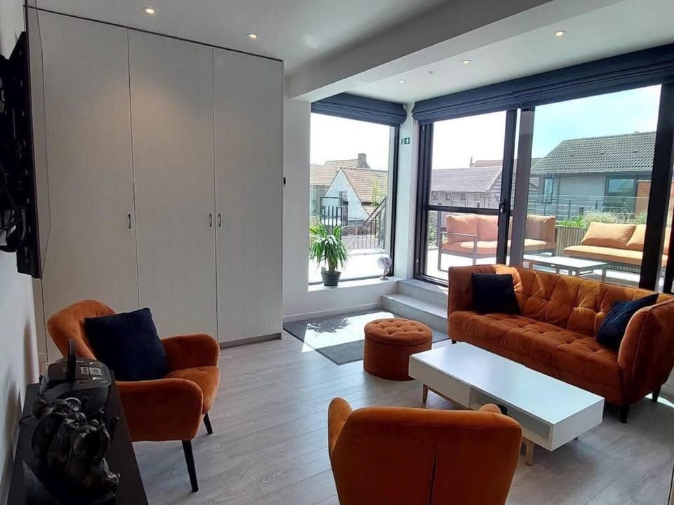 Apartment in Zuienkerke with Terrace Apartment in Bruges
