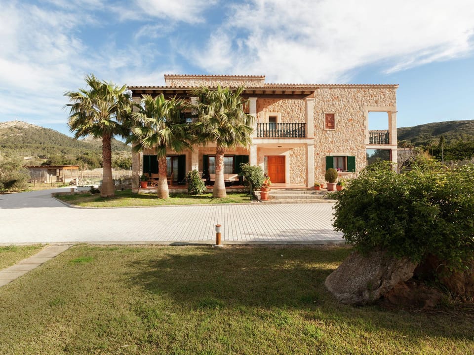 House in Alcudia with Pool  Sea Views Vacation rental in Raiguer