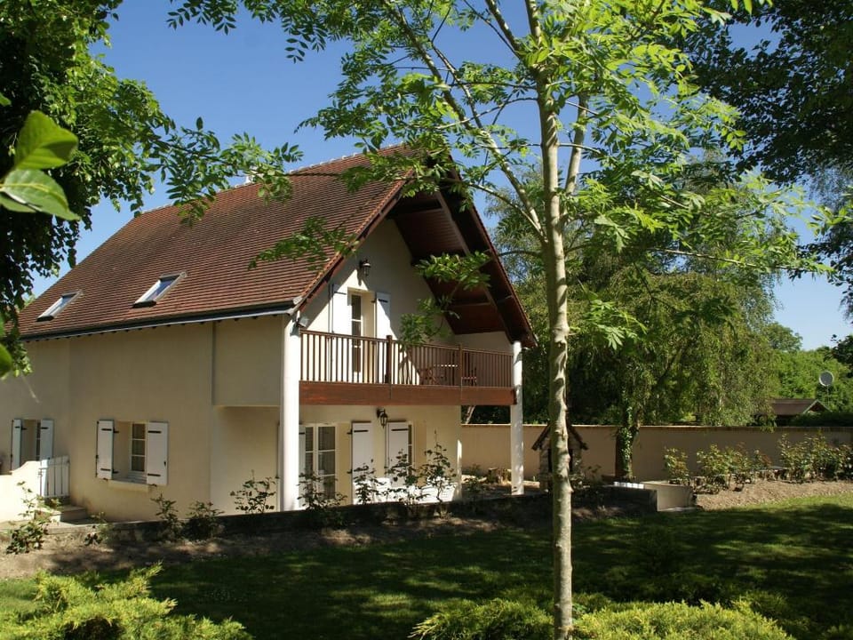 Charming holiday home with pool and pond Vacation rental in Centre-Val de Loire