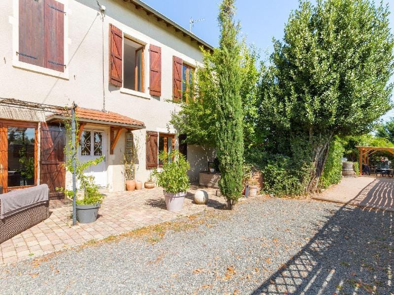 Countryside holiday home with pool Vacation rental in Auvergne-Rhône-Alpes