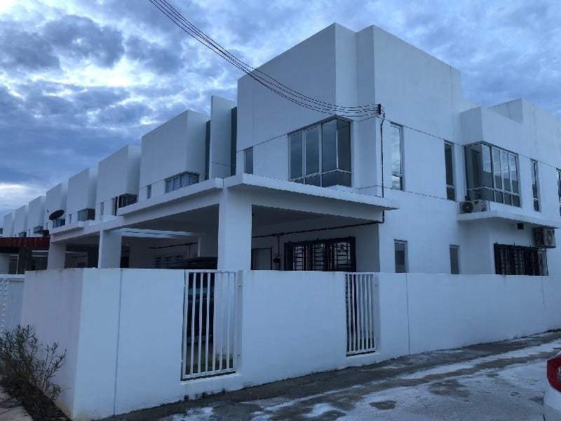 Homestay Damai,Tmn Seri Impian,Kluang[Muslim Only] Vacation rental in Johor