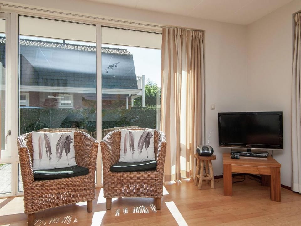 Holiday Home near Dutch Coast  Forest Vacation rental in Noordwijkerhout