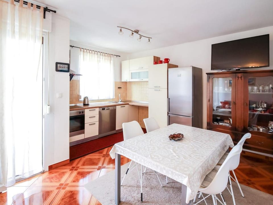 Simplistic Apartment in Malinska near the Sea Apartment in Primorje-Gorski Kotar County