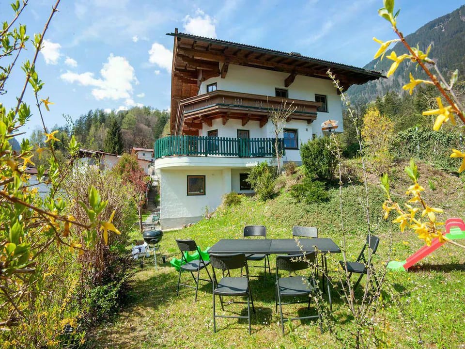 Apartment in Mayrhofen near Penkenbahn Cable Car Apartment in Tyrol