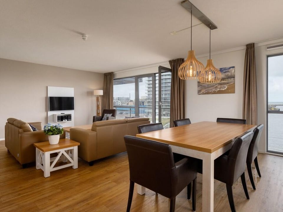 Balcony Views by the Sea Apartment in The Hague