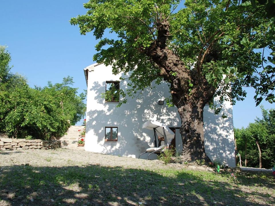 Belvilla by OYO Lisa Fonte Parolla Vacation rental in Marche
