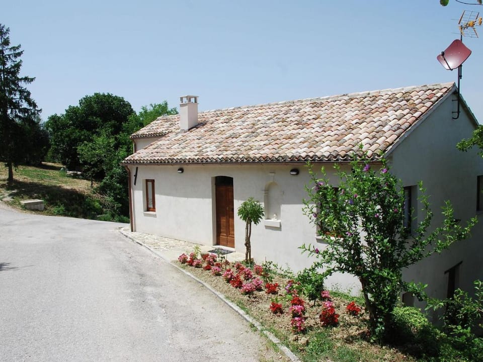 Belvilla by OYO Lisa Fonte Parolla Vacation rental in Marche