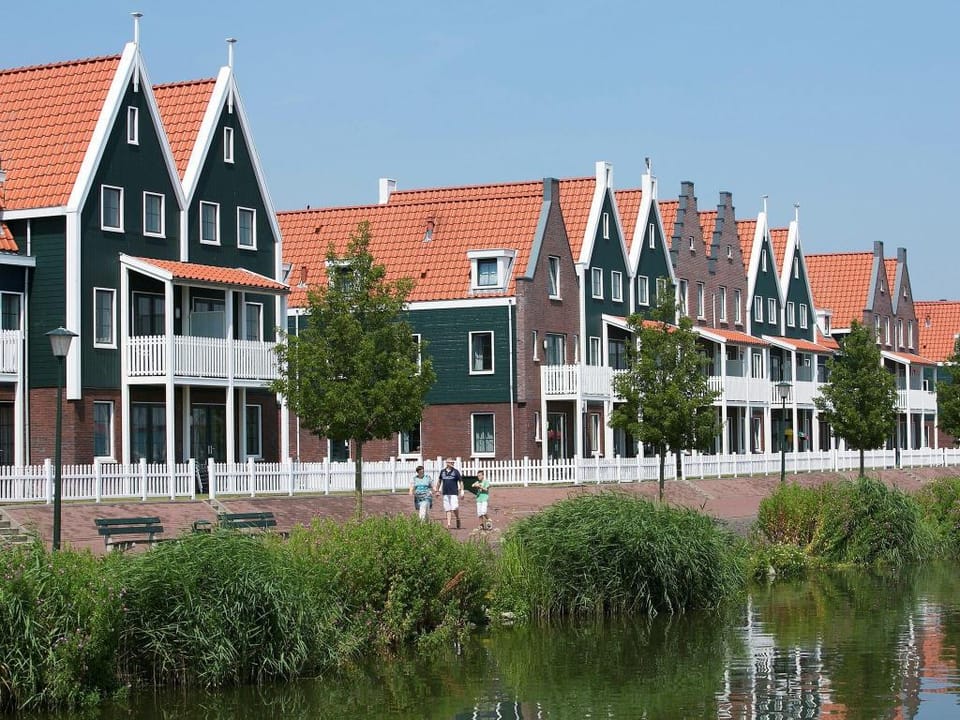 House in Volendam with Waterfront Views Vacation rental in Volendam
