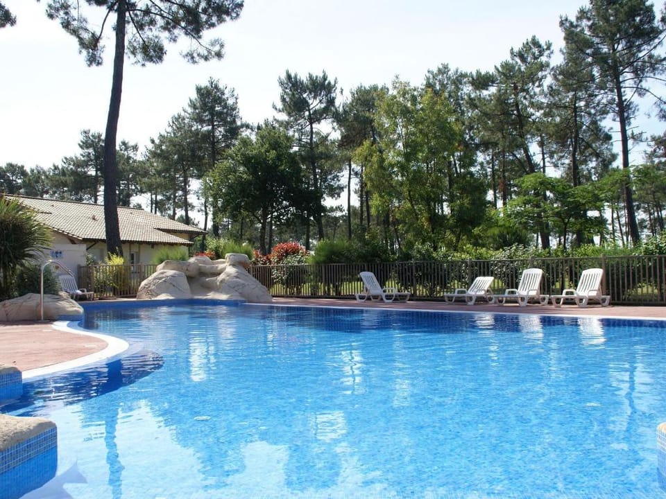 Beautiful home in Gujan Mestras w/  Vacation rental in Gujan-Mestras